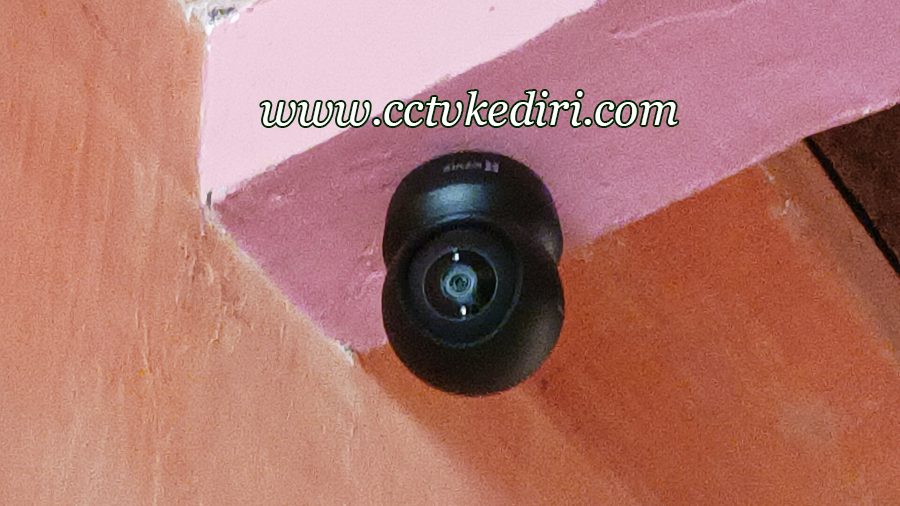 <p>Pemasangan Kamera CCTV kini sangat peting bagi semua orang yang terkadang fokus dengan diri sendiri bila terjadi sesuatu pada orang lain jadi tidak di ketahui siapapun, adanya kamera kini sangat membantu anda untuk mengetahui situasi yang terjadi di Lokasi di pagi hari bahkan hingga di malam hari, kamera bisa bekerja sendiri tanpa bantuan dari petugas.</p>